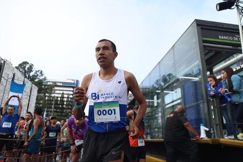 Alberto Gonz&aacute;lez gana la 21K y revela su pr&oacute;ximo objetivo: la marat&oacute;n de Chicago