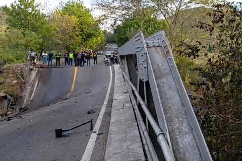 Rutas alternas ante paso inhabilitado por colapso de puente en Zacapa