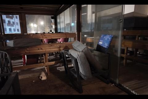 Due&ntilde;o de bar defiende seguridad del local tras incendio en Crans-Montana