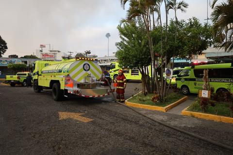 Incendio de grandes proporciones se produce en la Aguilar Batres (video)