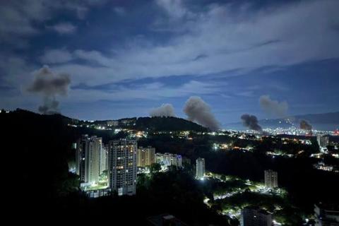 &iexcl;Videos! Se escuchan fuertes explosiones en la capital de Venezuela 