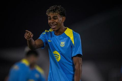 Lamine Yamal entrena con el grupo y apunta a ser titular ante el Madrid