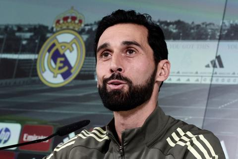 Arbeloa en su presentaci&oacute;n: 'Si quisiera ser Mourinho fracasar&iacute;a'