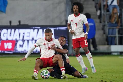 K&eacute;nderson Navarro es la figura de Guatemala pese a la derrota contra Canad&aacute;