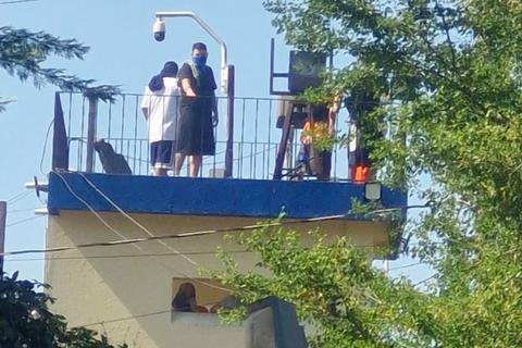 Mot&iacute;n en Renovaci&oacute;n I: privados de libertad toman torres de vigilancia