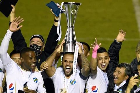 El talentoso Jos&eacute; Manuel Contreras se une al club de los 40