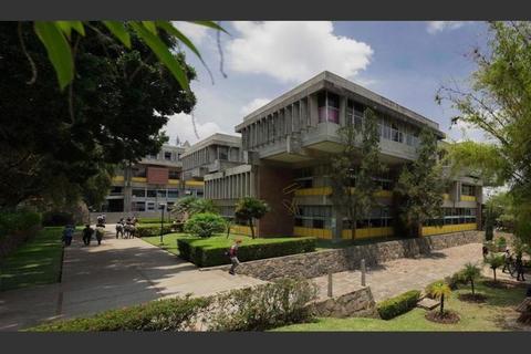 Universidad Rafael Land&iacute;var suspende clases presenciales para este lunes