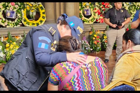 Gobernaci&oacute;n prepara honras f&uacute;nebres para agentes fallecidos en ataques