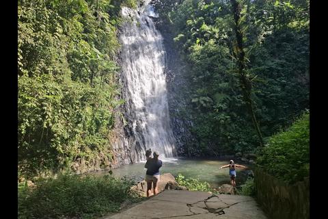 Entre monta&ntilde;as y cascadas, Velo del Colibr&iacute; atrae a turistas en San Marcos