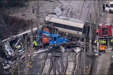 Cifra de muertos por choque de trenes en Espa&ntilde;a sube a 45