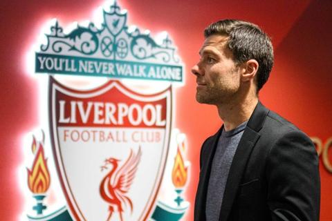 Liverpool piensa en Xabi Alonso como posible sustituto de Slot