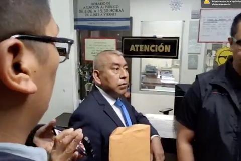 Fiscal Curruchiche comparece ante juzgado por querella en su contra