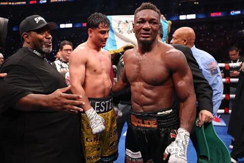 Christian Mbilli es nuevo campe&oacute;n mundial de supermedianos de boxeo