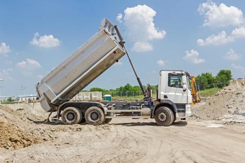 Cami&oacute;n vuelca en la ruta al Atl&aacute;ntico (Video)