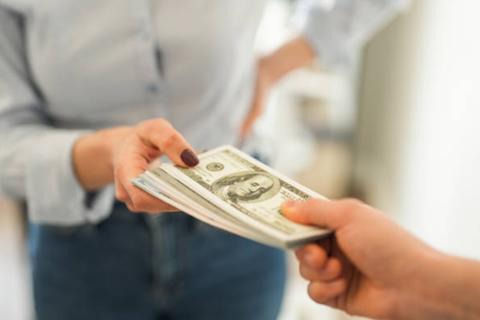 Cobradora de pr&eacute;stamos es asesinada en plena carretera