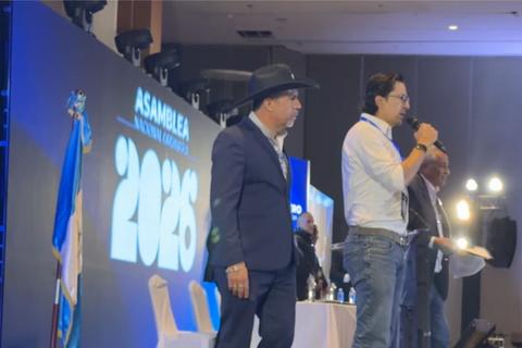 Alcaldes protagonizan incidentes durante la elecci&oacute;n de la ANAM (video)