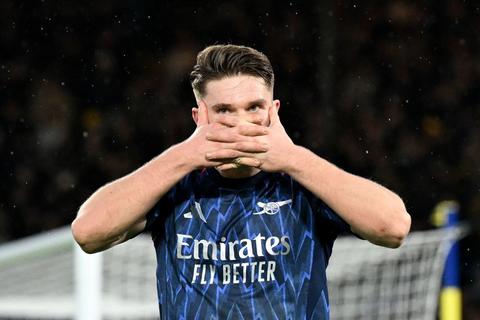 El l&iacute;der Arsenal se recupera con una goleada en Leeds