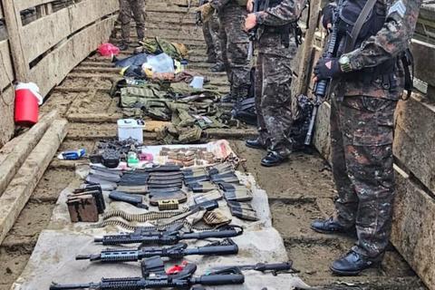 Hay dos capturados: localizan fuerte armamento en Pet&eacute;n