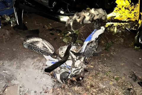 Totalmente destruida: as&iacute; qued&oacute; la motocicleta de los PNC arrollados