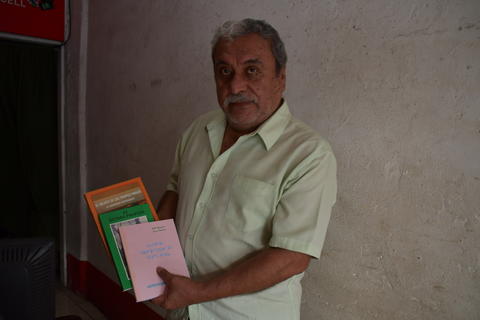 Walter M&iacute;nchez, el maestro que ha dedicado m&aacute;s de 40 a&ntilde;os a la literatura