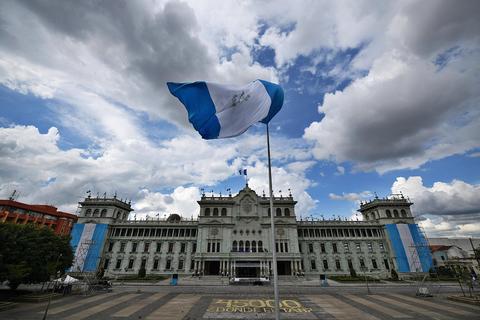 Presidencia anuncia convocatoria para elegir a sus representantes ante la CC