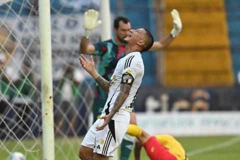 Stheven Robles: 'Este club es grande y debe estar peleando arriba'