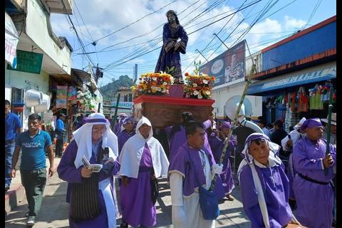 Tradici&oacute;n y fe: Procesiones de Jes&uacute;s Nazareno en Santa Cruz, Alta Verapaz