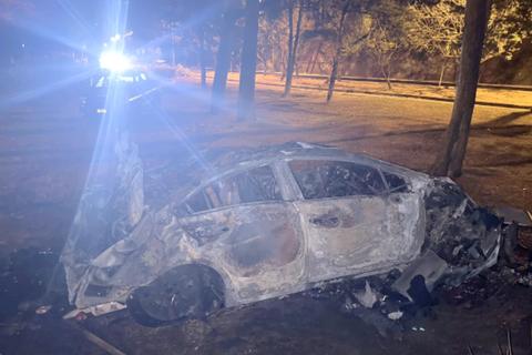 Surgen nuevos detalles del veh&iacute;culo calcinado en zona 15