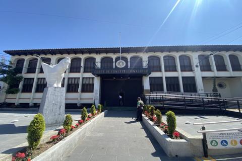 Presidencia exige finiquito y constancias limpias a quienes buscan llegar a la CC