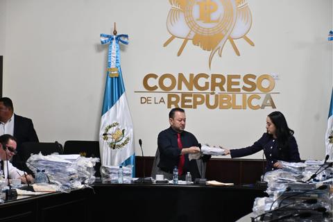 Candidatos elegibles para TSE que obtuvieron notas mayores de 70 puntos