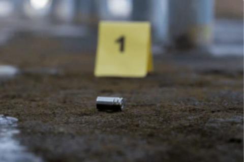 Ataque armado deja a un joven herido frente a un comercial en la zona 17