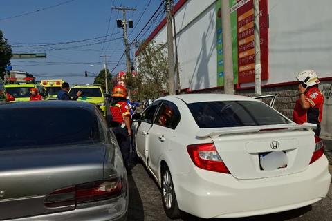 Disparan contra conductor en medio del tr&aacute;nsito de zona 12