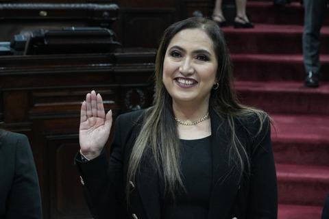 Congreso juramenta a Claudia Paredes como presidenta del OJ y CSJ