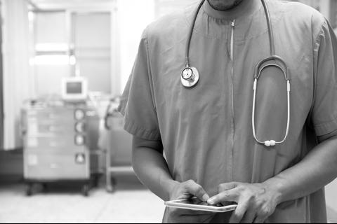 Auxiliar de enfermer&iacute;a es hallado sin vida en el hospital donde trabajaba