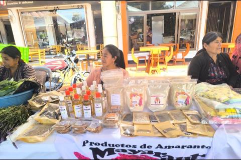 Asociaci&oacute;n Oxlajuj E impulsa la venta de productos hechos a base de amaranto