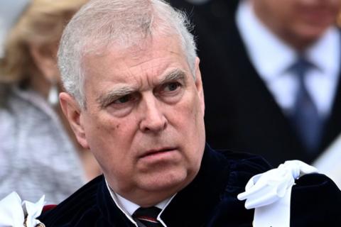 Expr&iacute;ncipe Andr&eacute;s queda en libertad 'bajo investigaci&oacute;n'