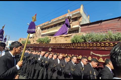 Jes&uacute;s Nazareno de los Milagros recorre las calles del Centro Hist&oacute;rico (video)