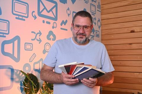 Philippe Hunziker: As&iacute; surgi&oacute; librer&iacute;a SOPHOS en Guatemala 
