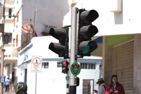 Proyecto de sem&aacute;foros inteligentes alcanza 70 % de avance y concluir&iacute;a en noviembre