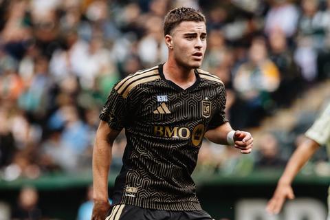 Guatemalteco Matt Evans es presentado con un equipo austriaco