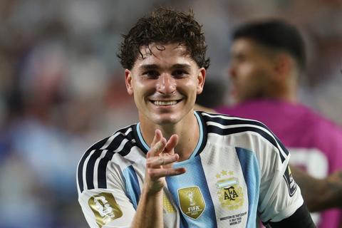 'Vamos por todo', dice Juli&aacute;n &Aacute;lvarez tras conseguir el boleto a semifinales