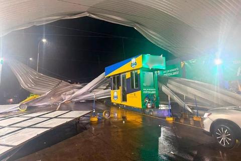 &iexcl;Colaps&oacute;! Techo de puente sufre da&ntilde;os tras fuerte tormenta en Escuintla