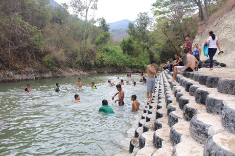 &iexcl;Refr&eacute;scate! Conoce el columpio gigante y la piscina de llantas en Olopa