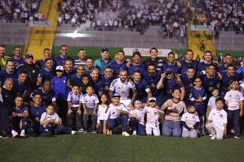 El &uacute;ltimo baile del 'Moyo': As&iacute; fue el partido de despedida de Jos&eacute; Manuel Contreras