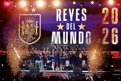 Fiesta en Cibeles: Espa&ntilde;a festeja el t&iacute;tulo mundial ante miles de fan&aacute;ticos
