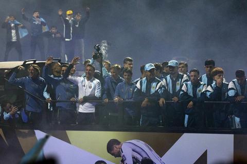 La Albiceleste vuelve a casa sin Messi tras caer en la final ante Espa&ntilde;a
