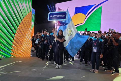 Guatemala desfila en la apertura de Santo Domingo 2026