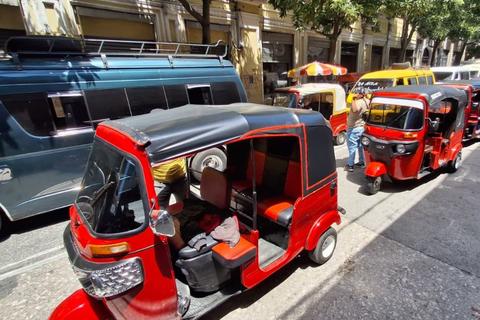 Caravanas de taxistas: manifestantes llegan al Centro Hist&oacute;rico