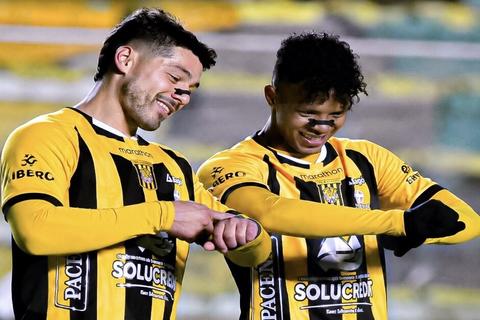 Darwin Lom anota y evita la derrota de The Strongest en la liga boliviana