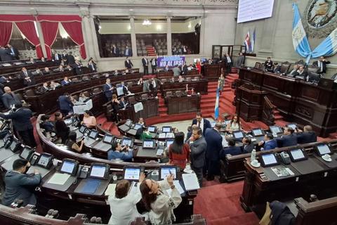 CC tramita amparo contra juramentaci&oacute;n de dos decanos para postuladora de Contralor